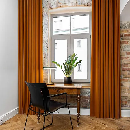 Apartment Luxury Living In The Heart Of In 3 *