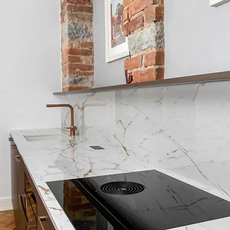 Luxury Living In The Heart Of In 3 Appartamento Reval