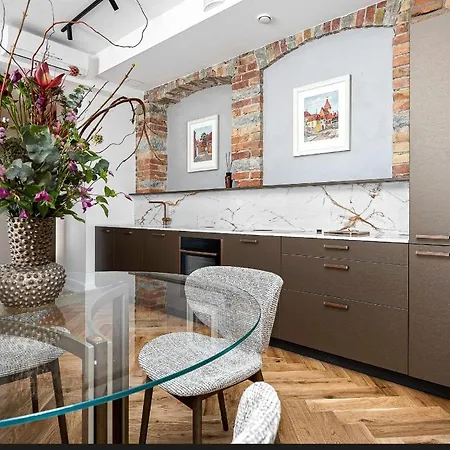 Luxury Living In The Heart Of In 3 Apartment