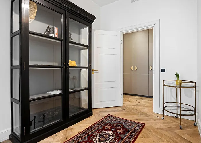 Luxury Living In The Heart Of In 3 Apartman