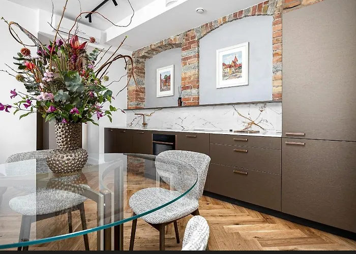 Luxury Living In The Heart Of In 3 Apartman