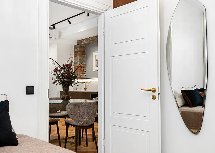 Luxury Living In The Heart Of In 3 Διαμέρισμα *