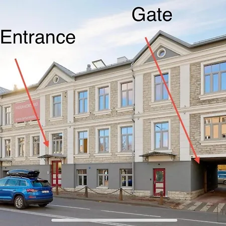 Luxury Living In The Heart Of In 3 アパート